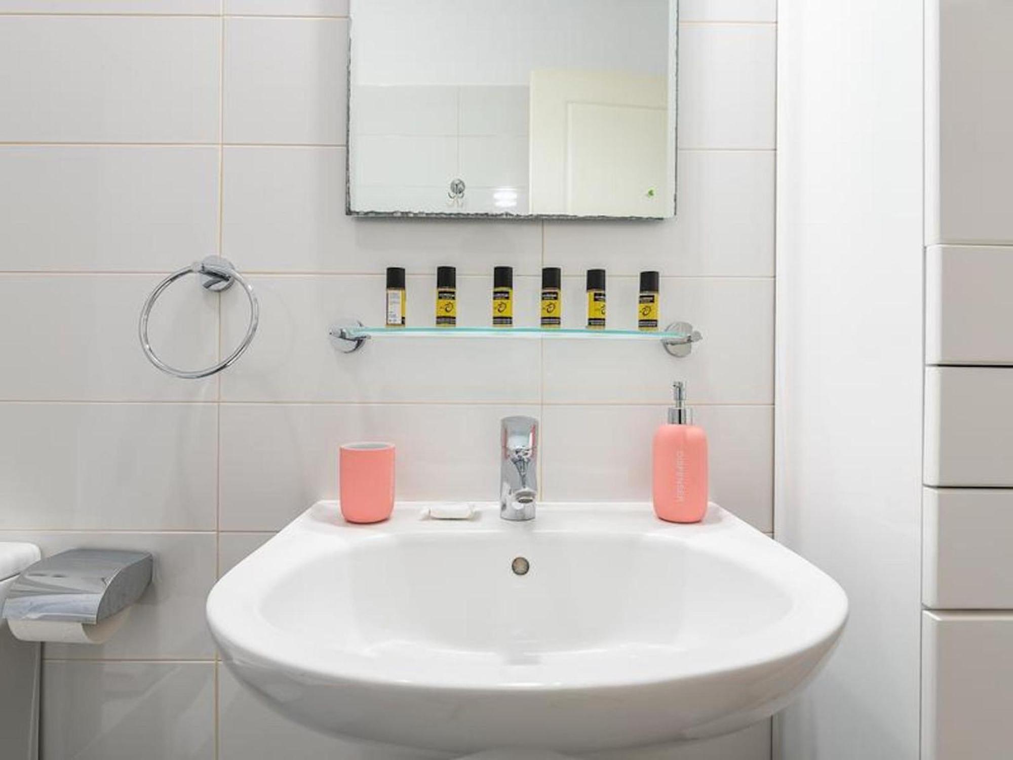Adelos Group Stay In Elliniko Атина Екстериор снимка